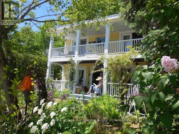 #UNIT 123 383 MCNABB STREET - 43