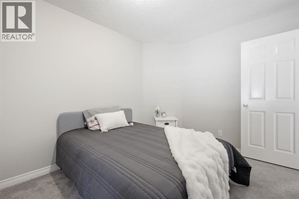 331 MILLVIEW Bay SW — photo 23