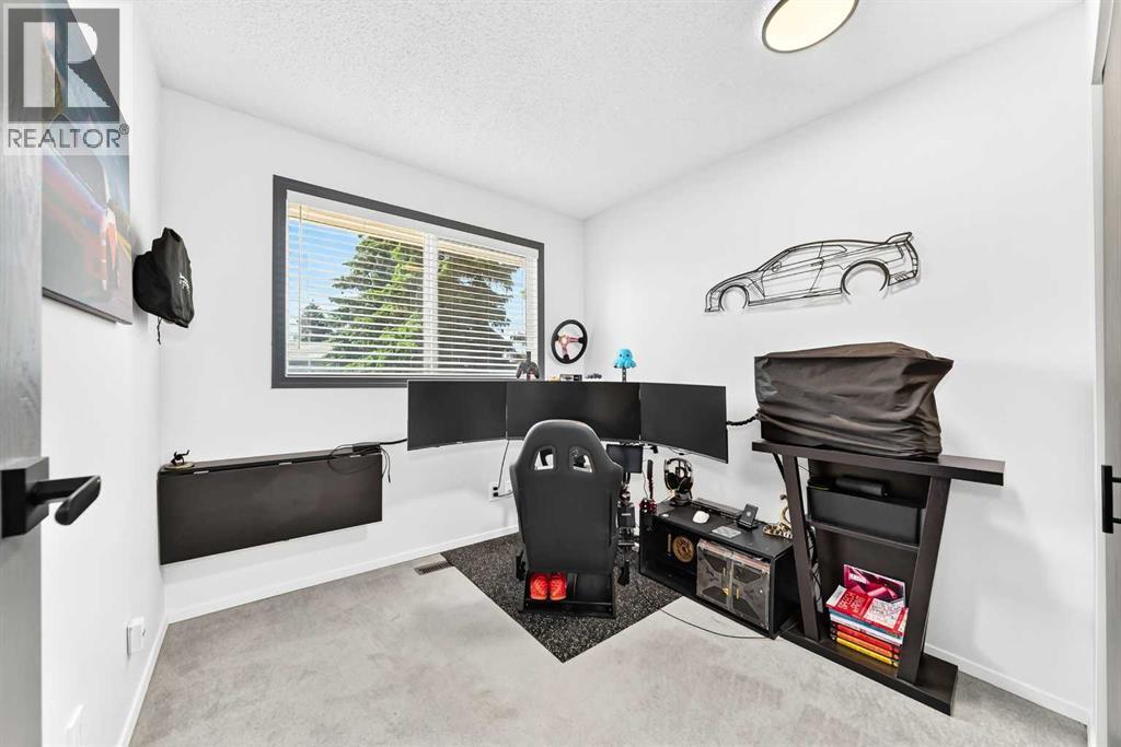 12 Aspen Crescent SE — photo 23