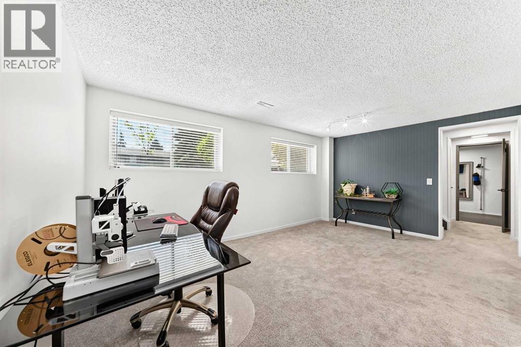 12 Aspen Crescent SE — photo 28