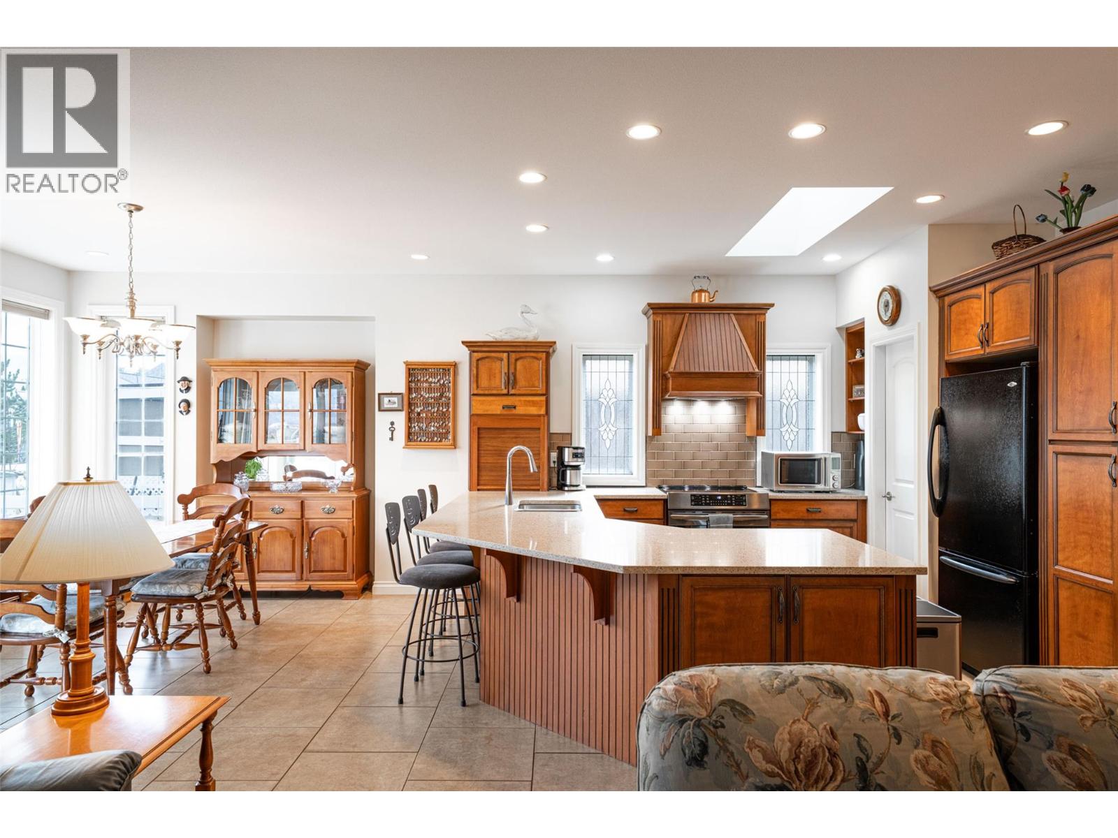 6905 MOUNTAINVIEW Drive - 8