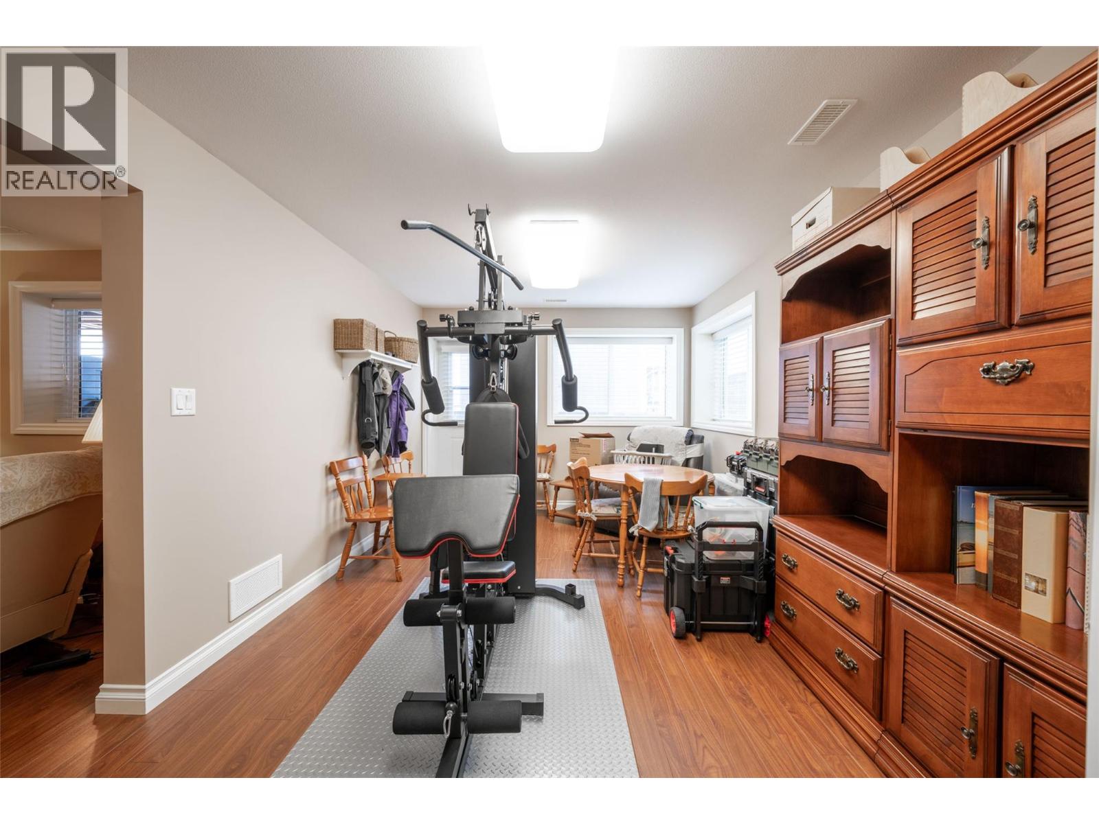 6905 MOUNTAINVIEW Drive - 37