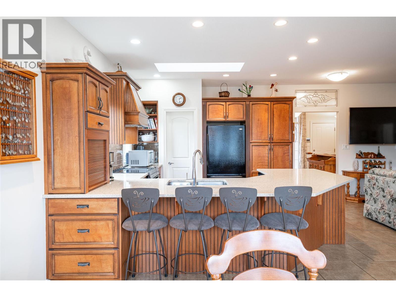 6905 MOUNTAINVIEW Drive - 3