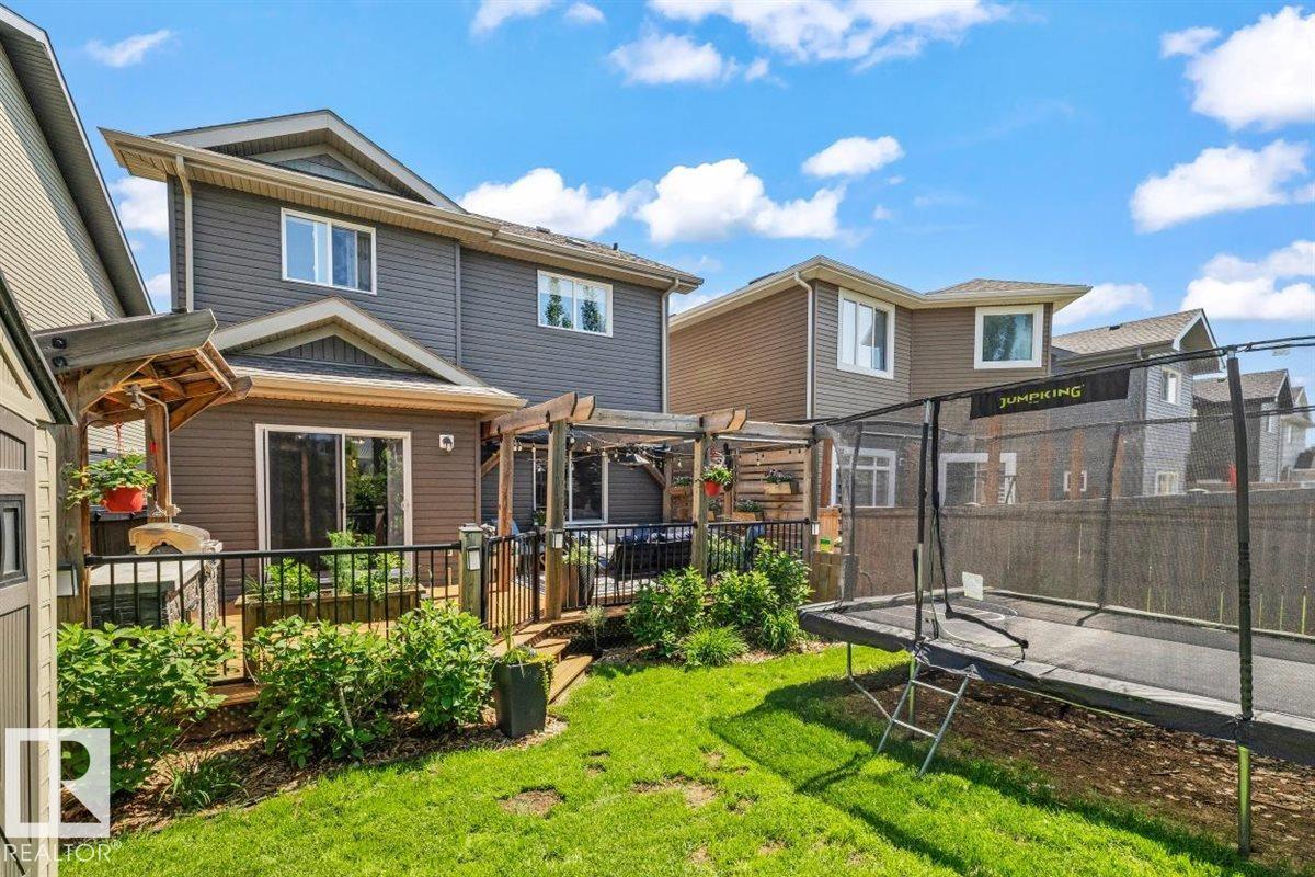 14 EDINBURGH CRT N — photo 41