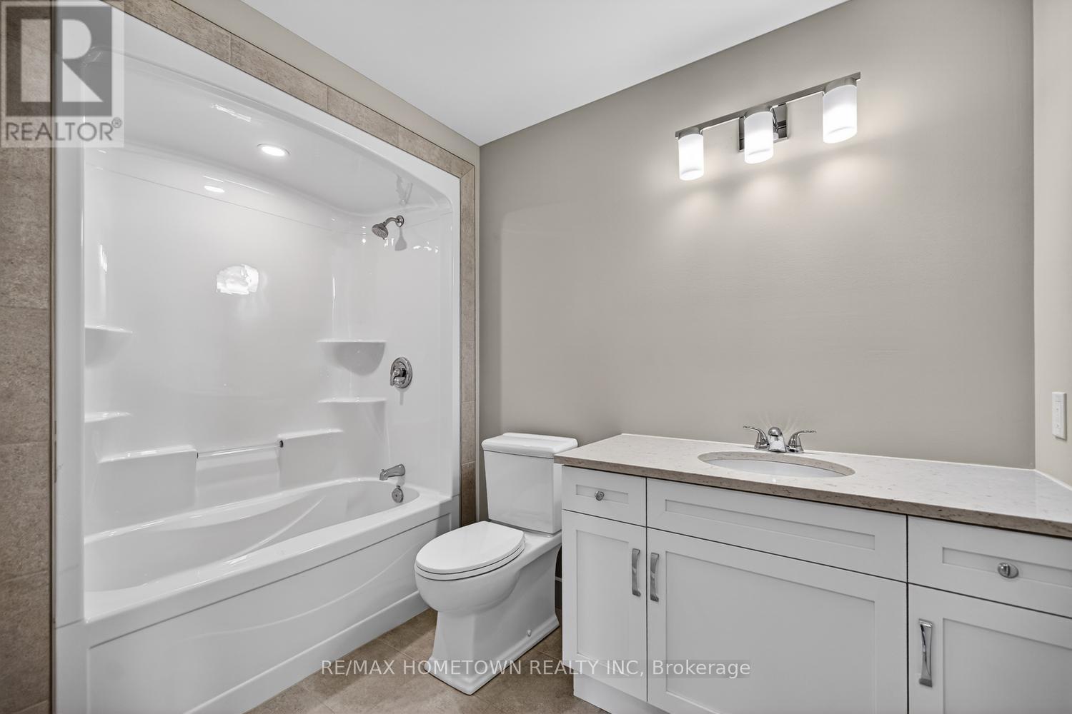 1013 DOBBIE STREET - 20