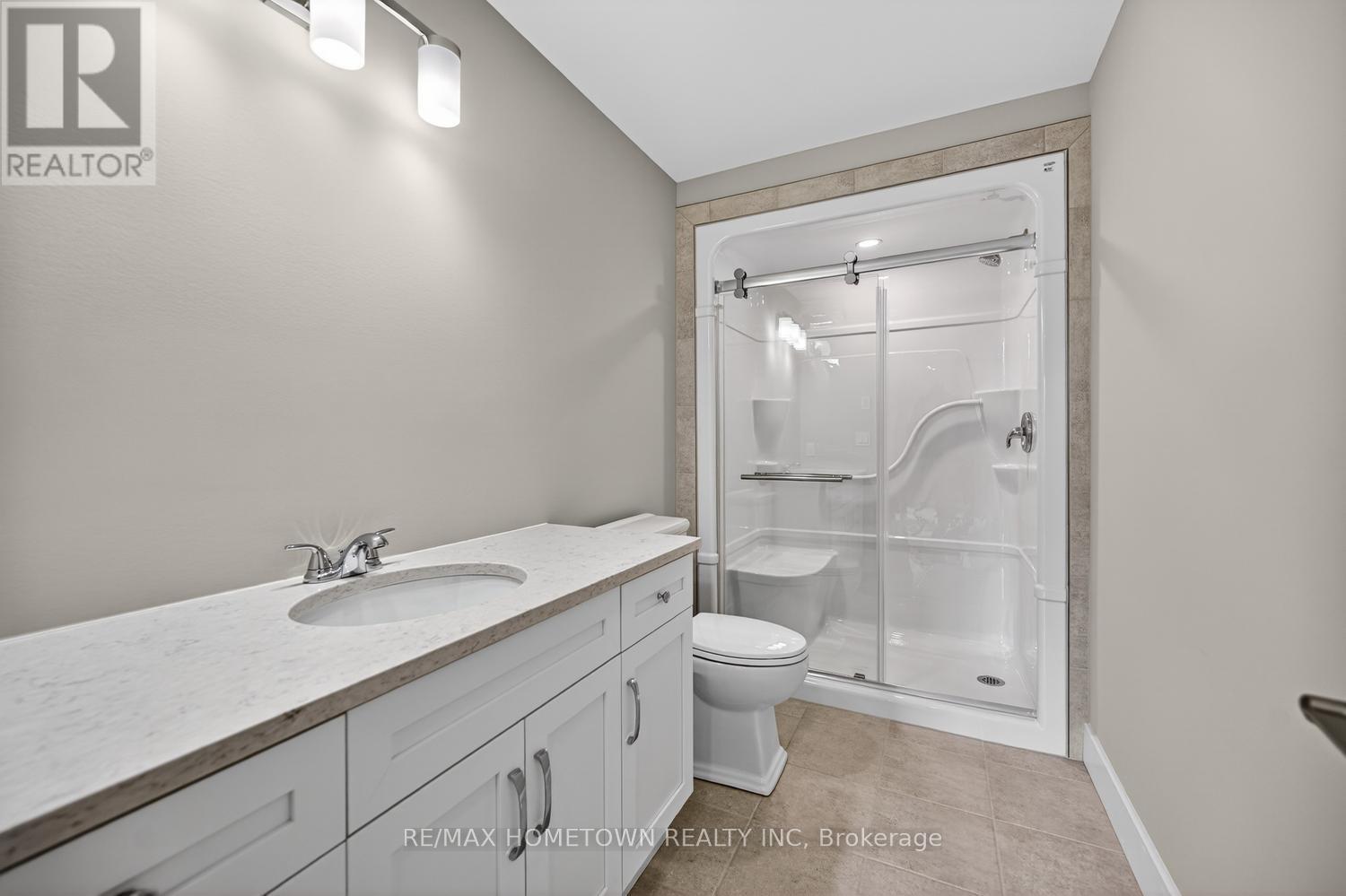1013 DOBBIE STREET - 16
