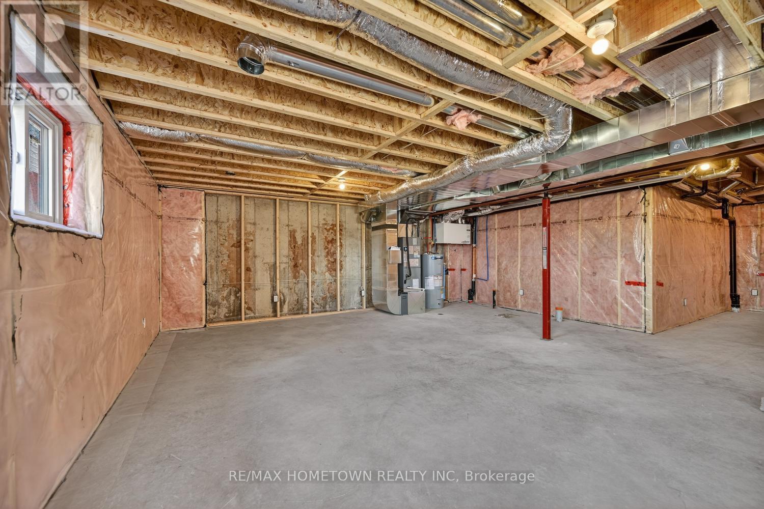 1013 DOBBIE STREET - 26