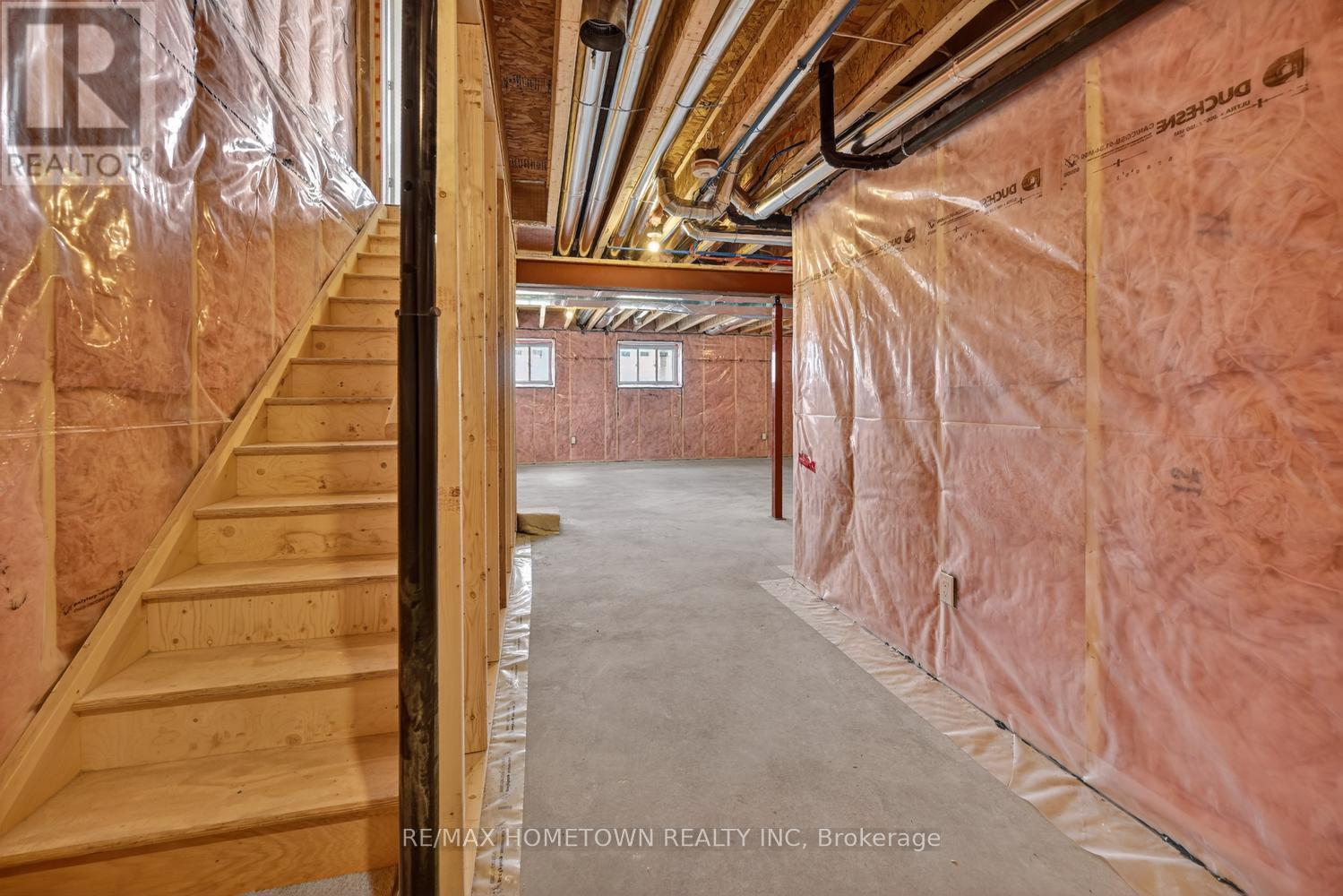 1013 DOBBIE STREET - 24