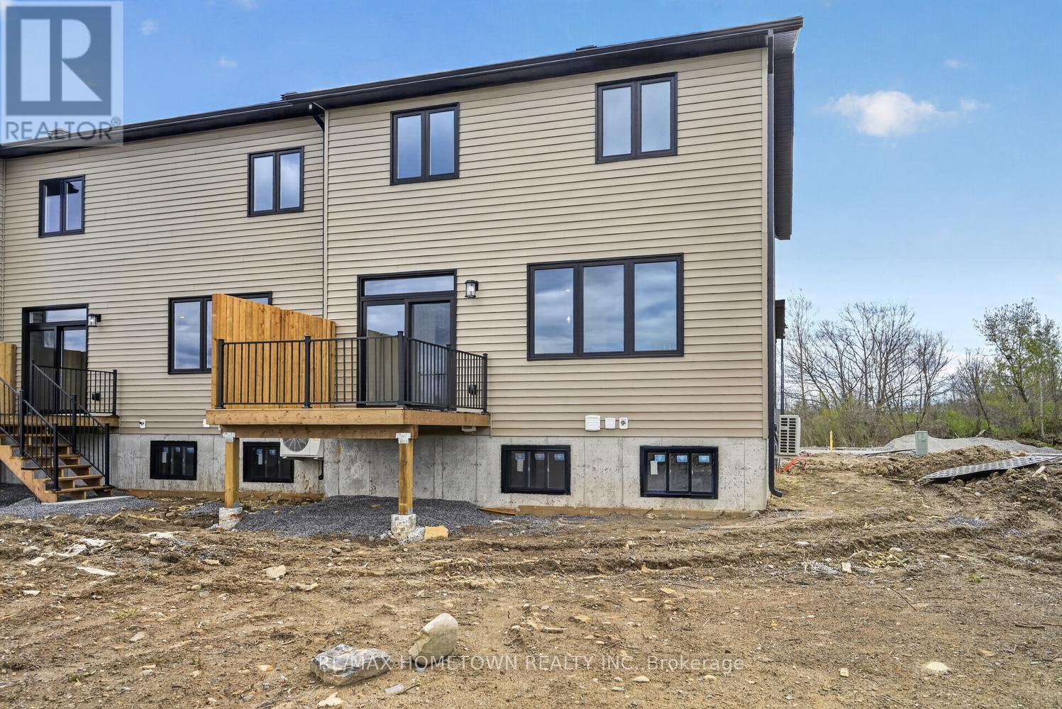 1013 DOBBIE STREET - 27