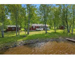 485 Ch. Des Outaouais, L Ile Du Grand Calumet, QC J0X1J0 Photo 35