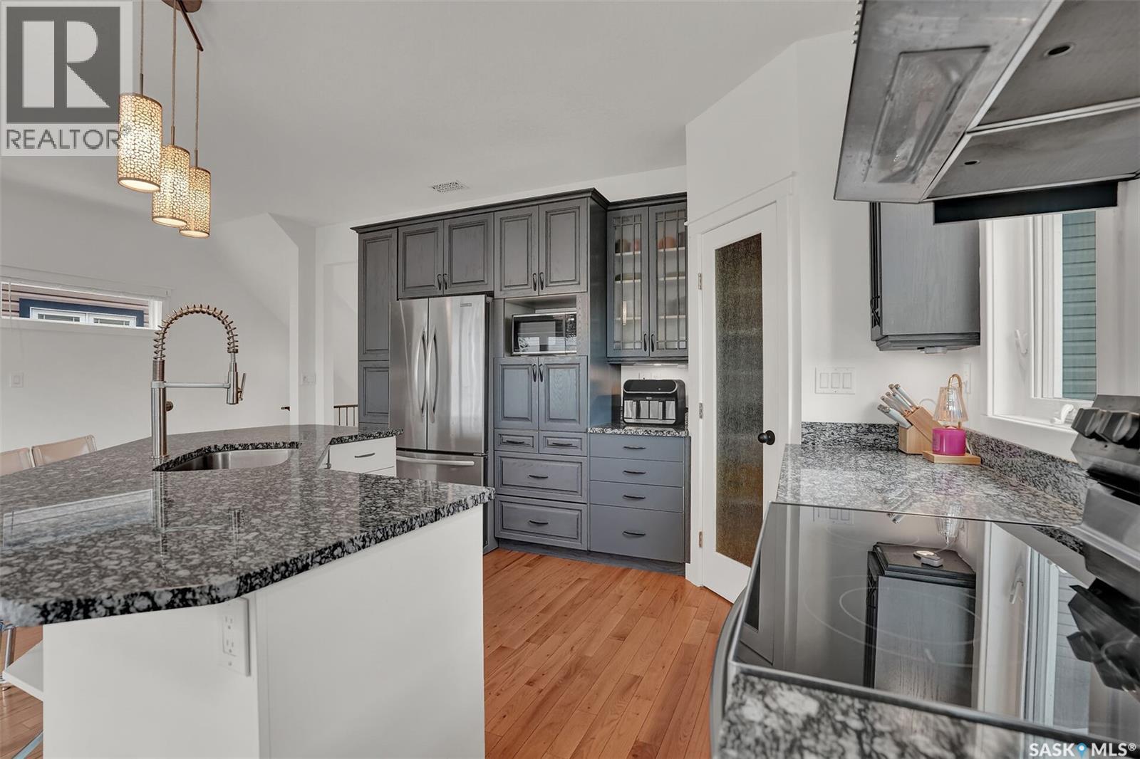 435 Terra Nova DRIVE — photo 17