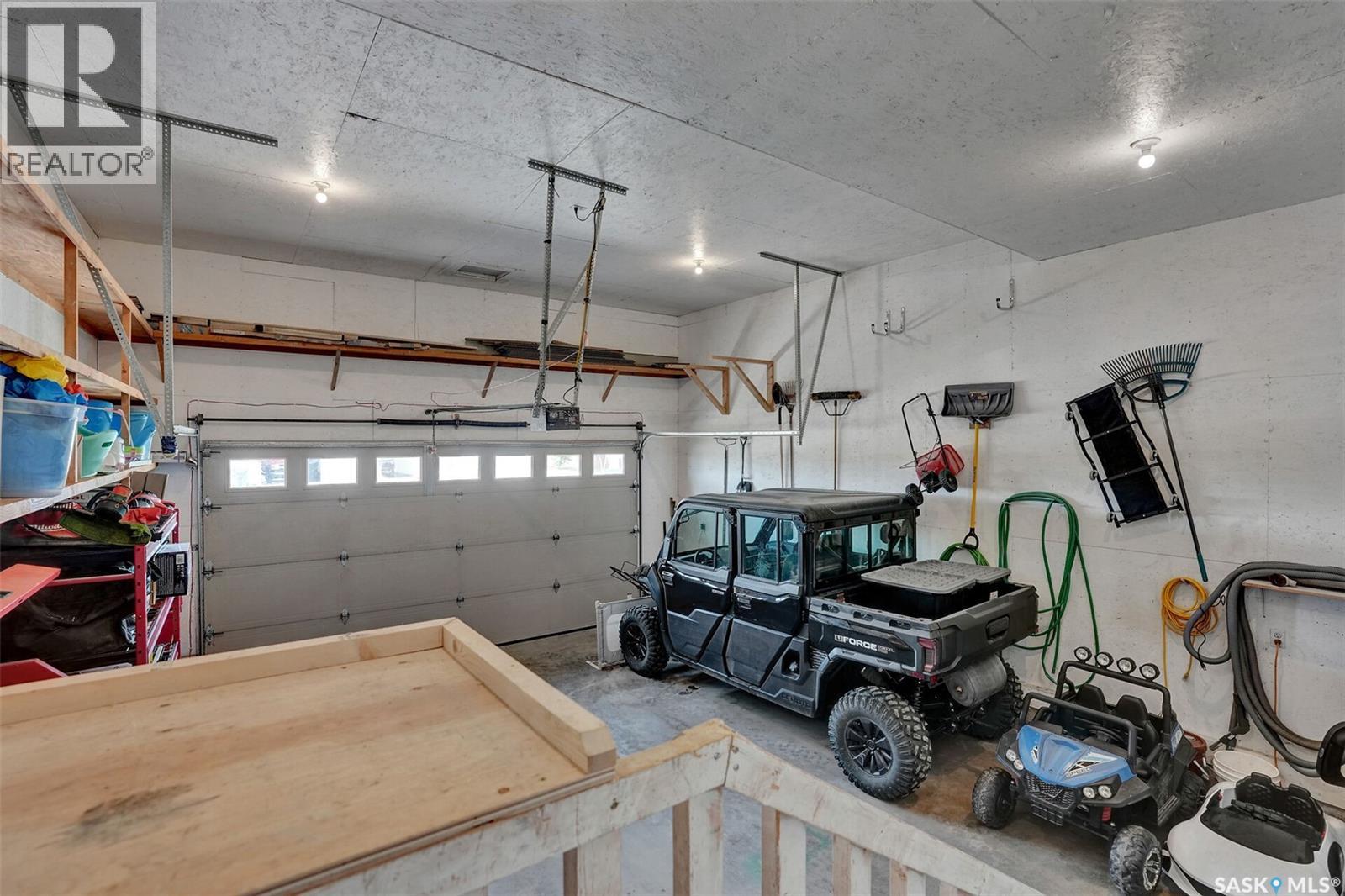 435 Terra Nova DRIVE — photo 31