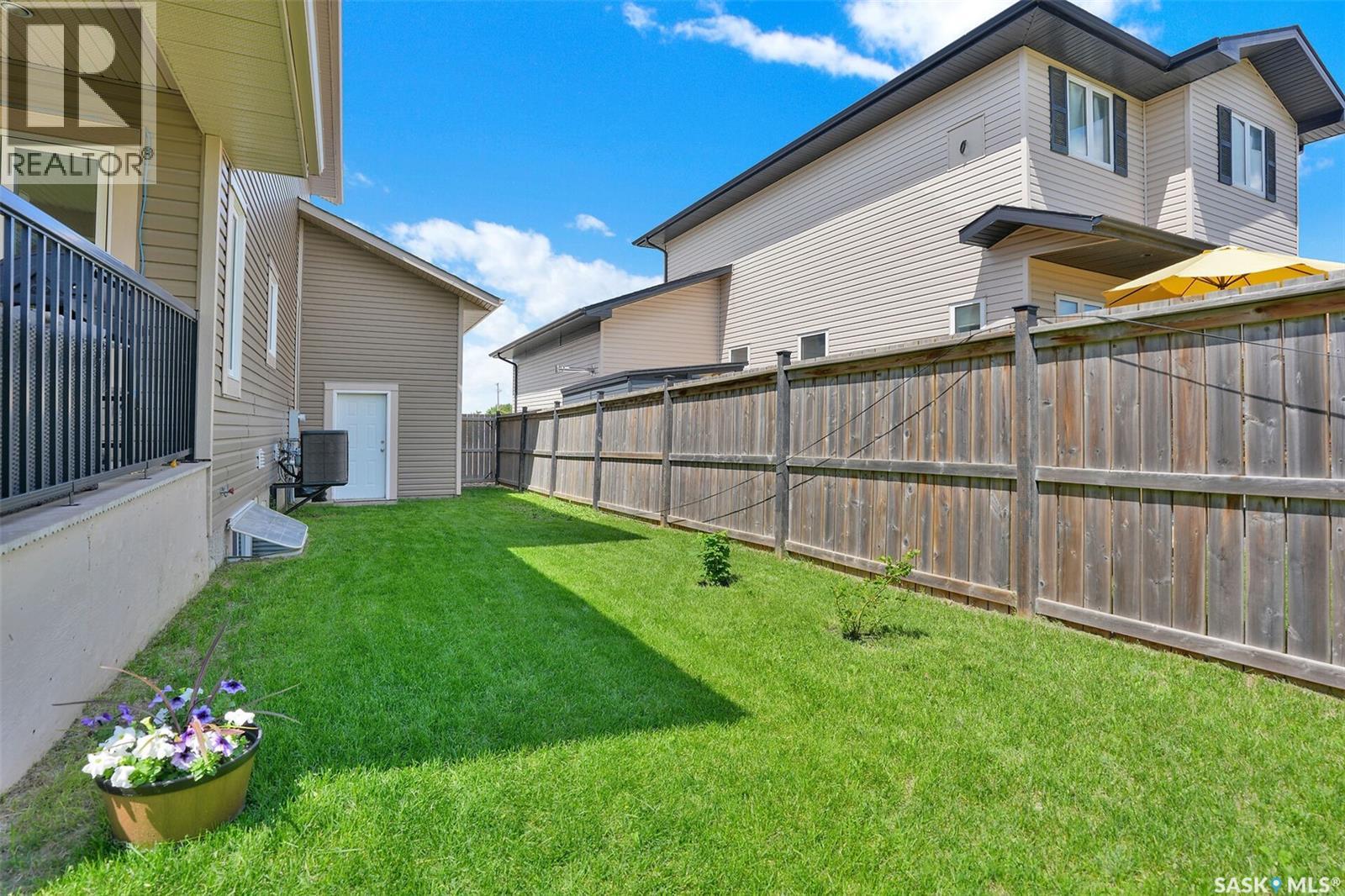 435 Terra Nova DRIVE — photo 47