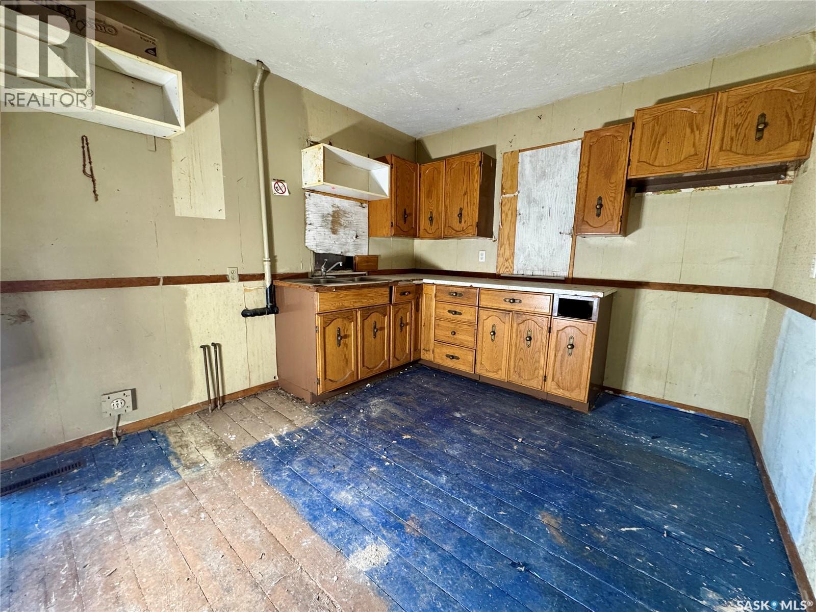 200 Otter STREET - 2