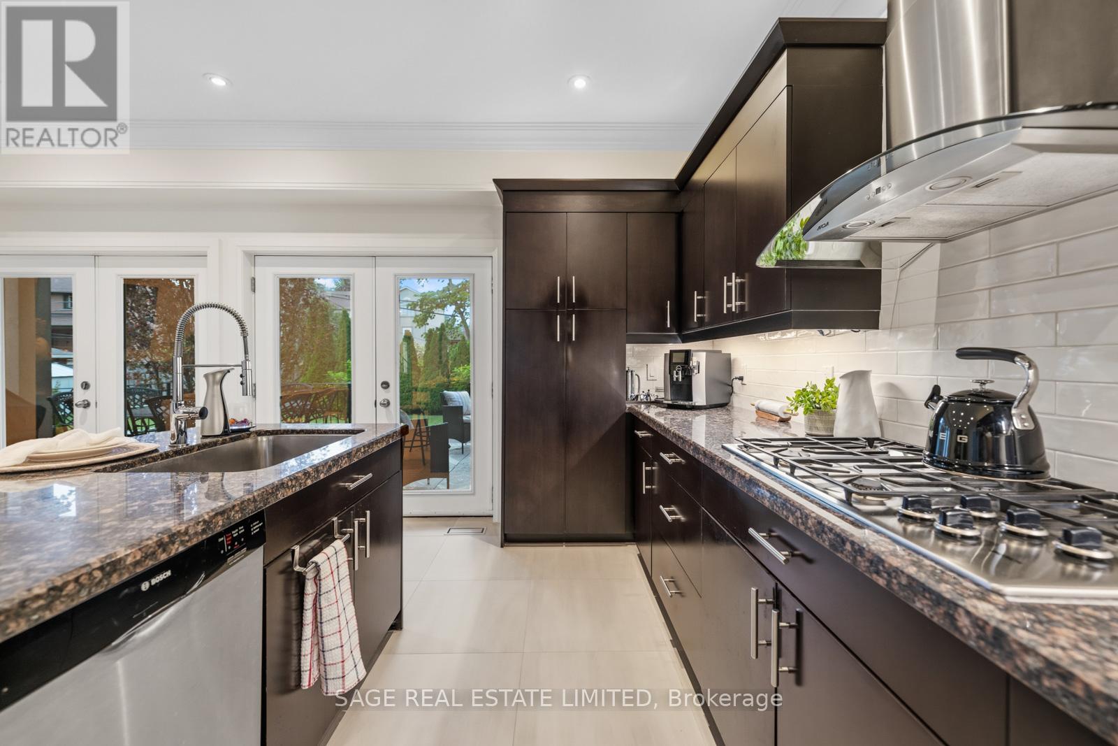 50 NORTHAMPTON DRIVE - 12
