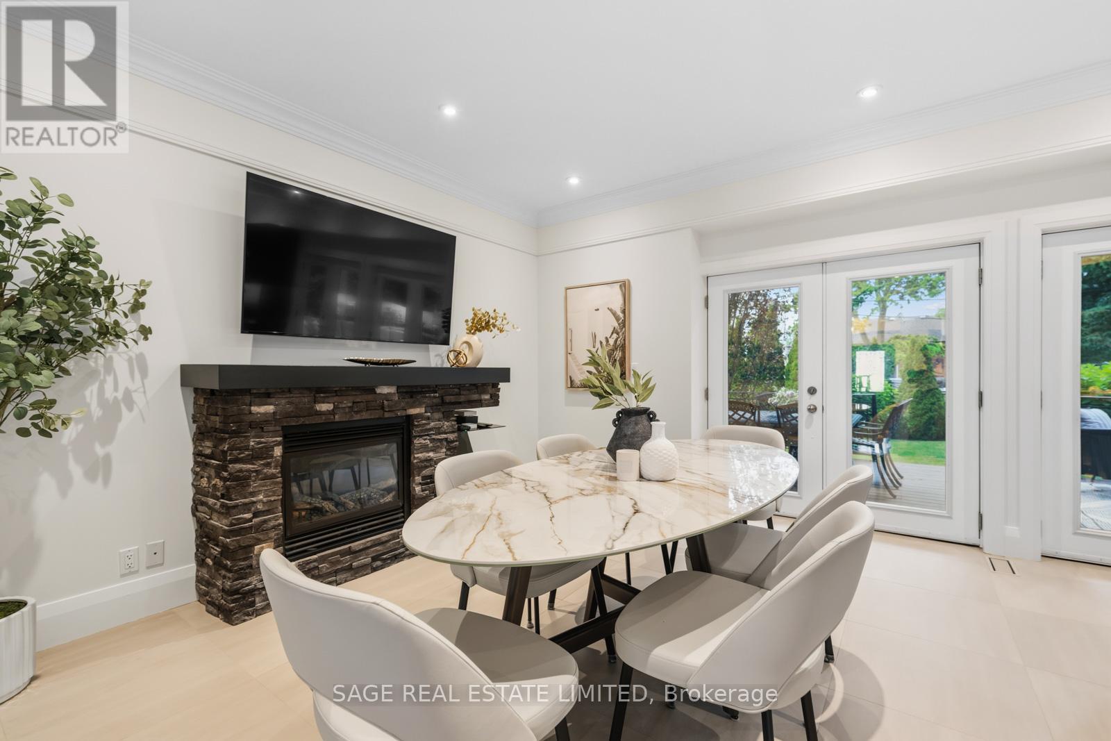 50 NORTHAMPTON DRIVE - 13