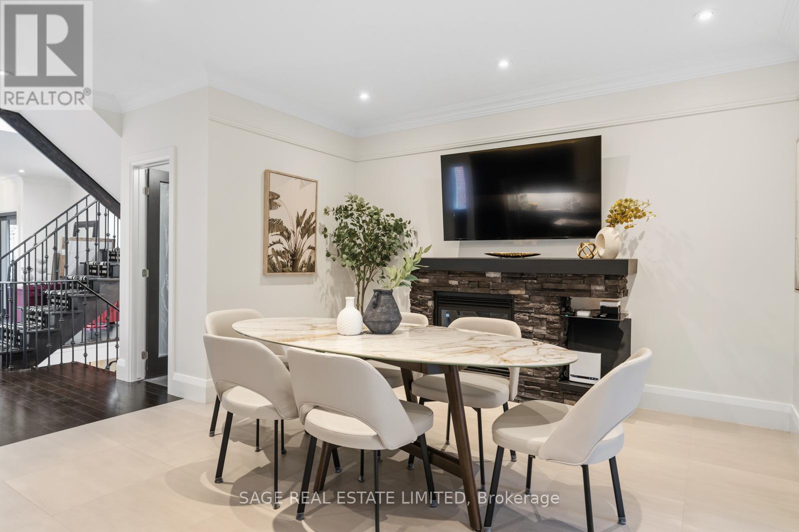 50 NORTHAMPTON DRIVE - 14