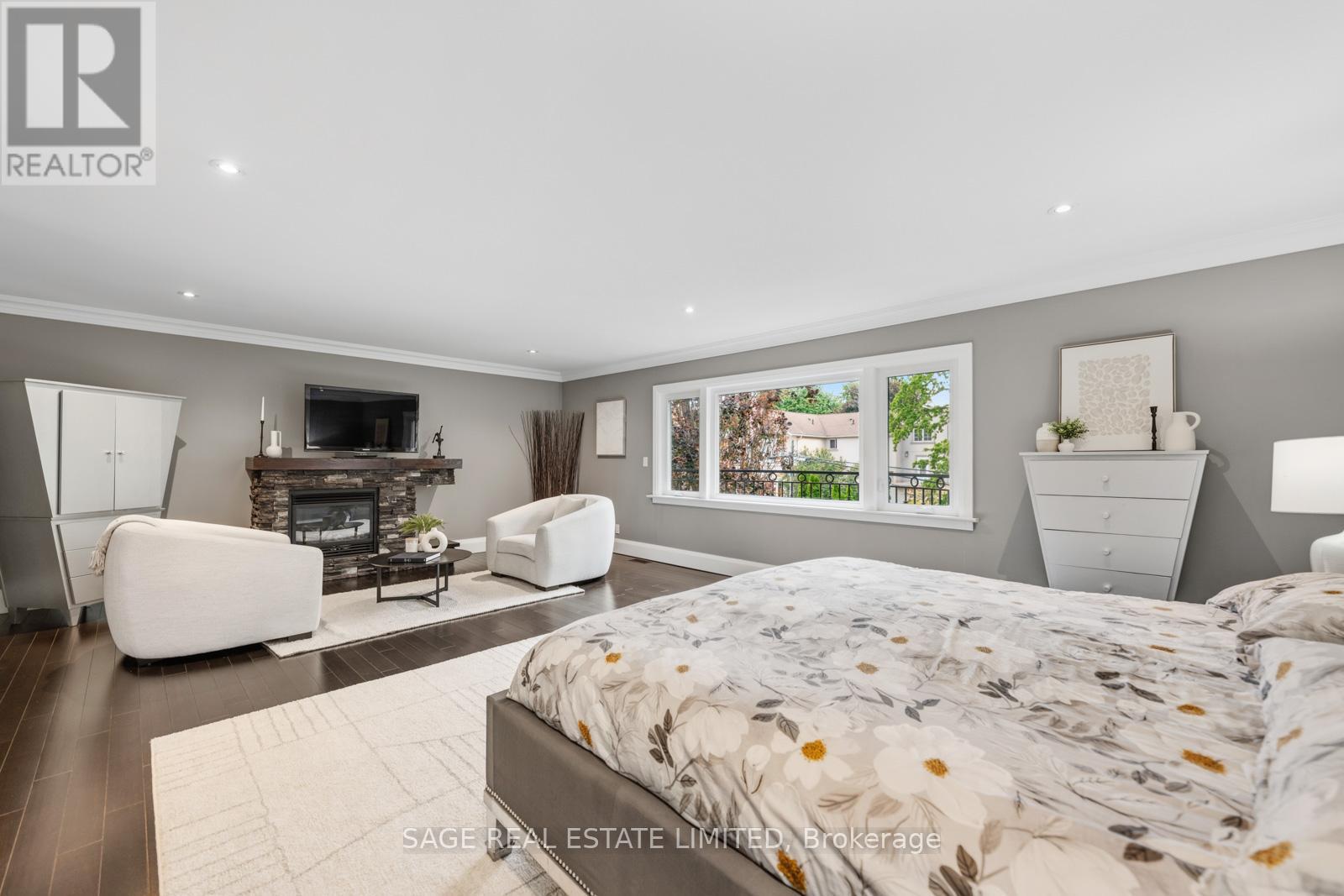 50 NORTHAMPTON DRIVE - 29