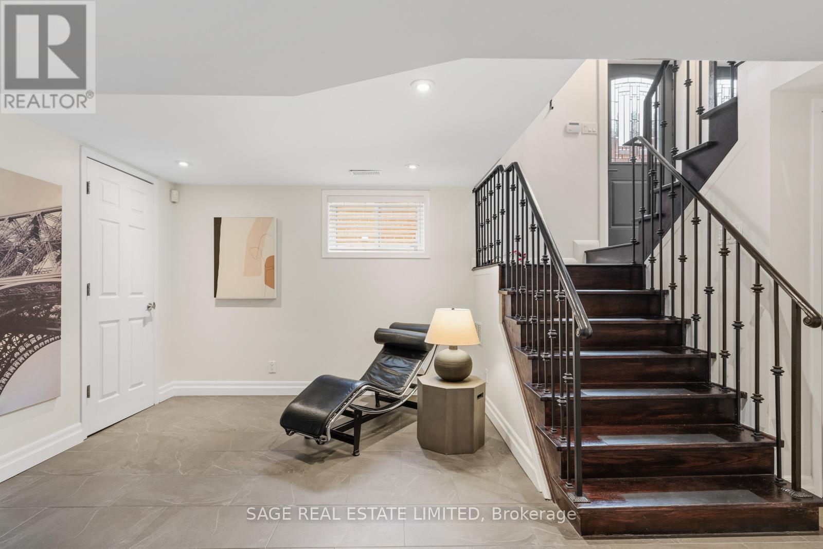 50 NORTHAMPTON DRIVE - 33