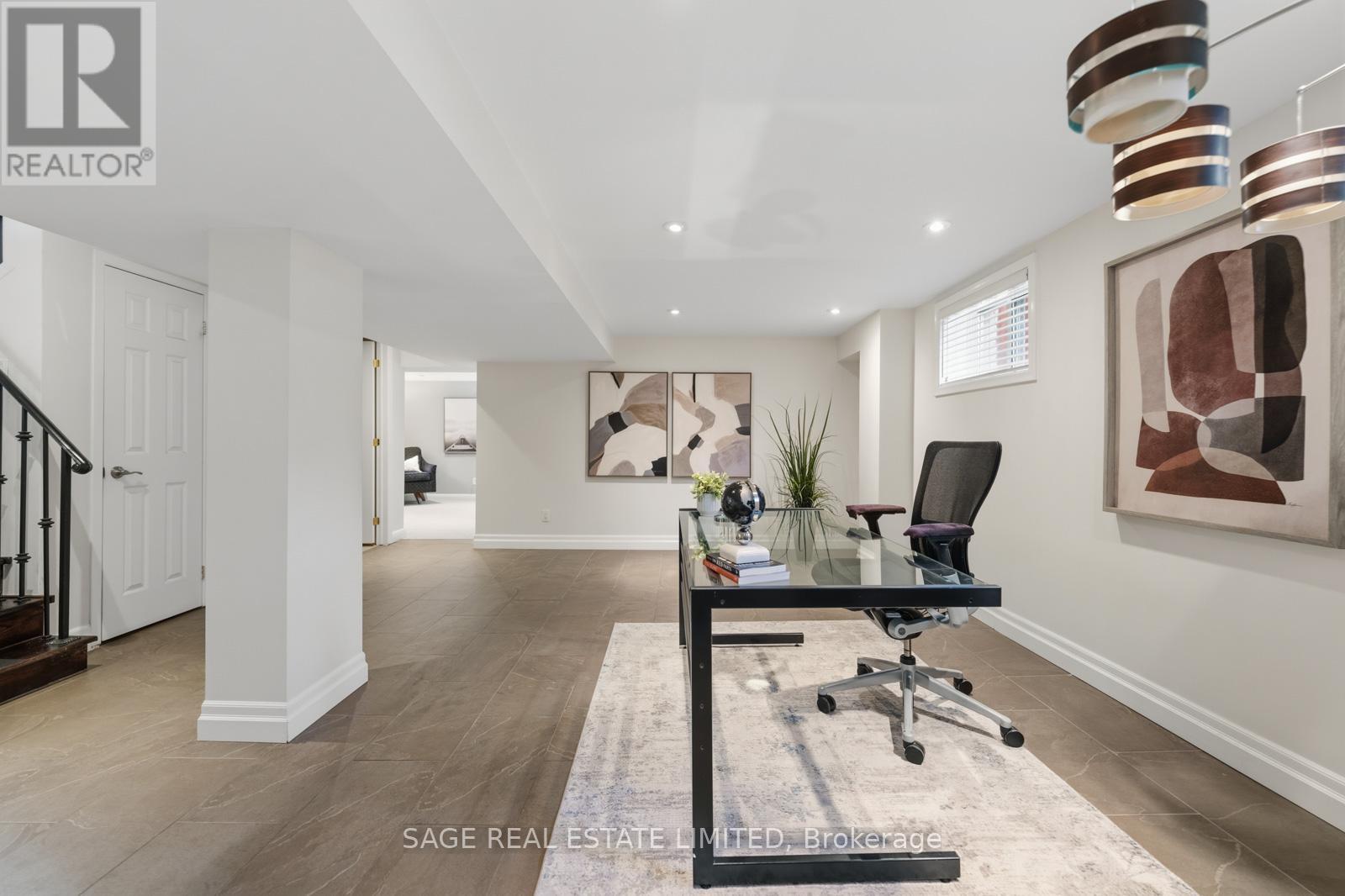 50 NORTHAMPTON DRIVE - 34