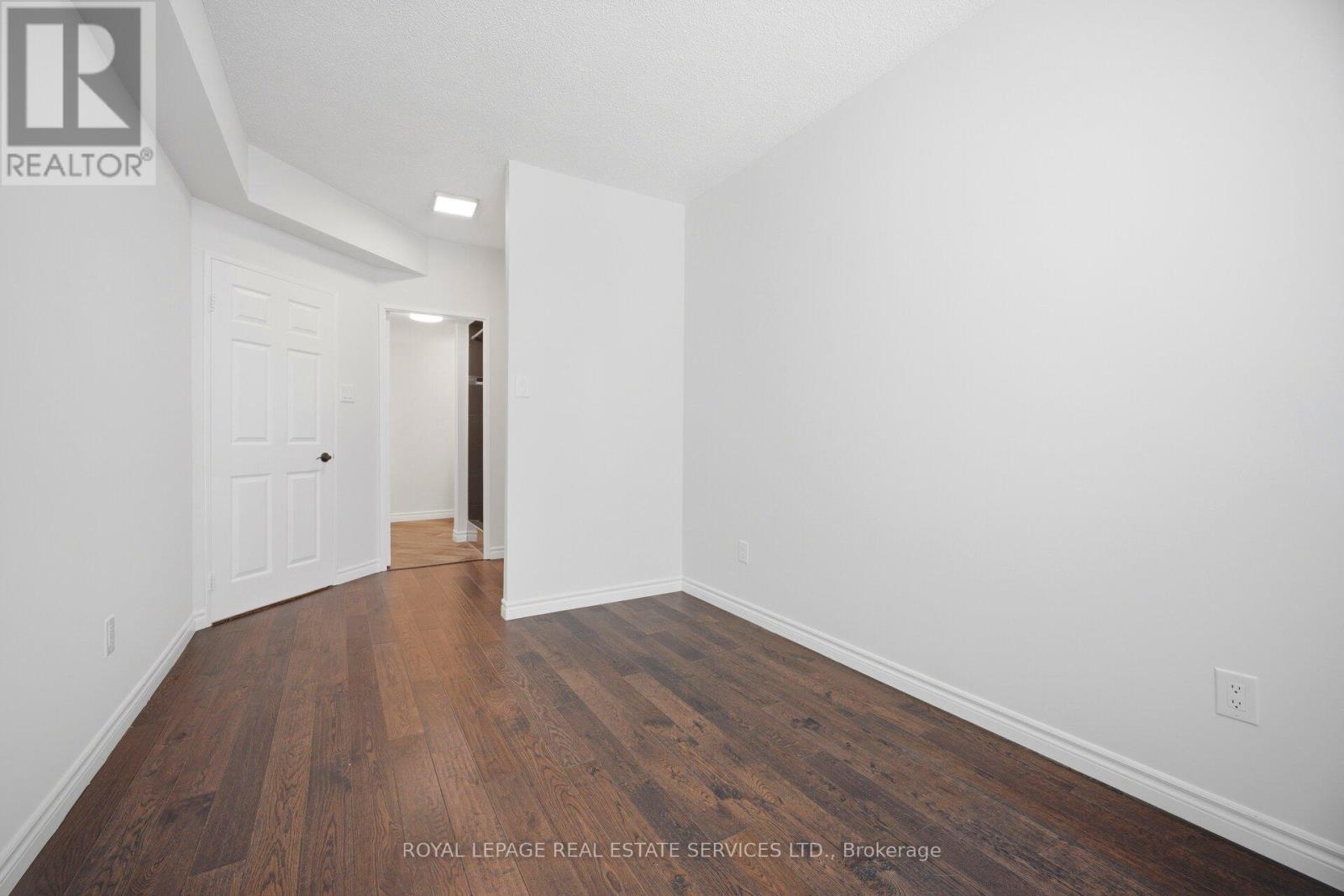 #PH05 250 WEBB DRIVE - 32