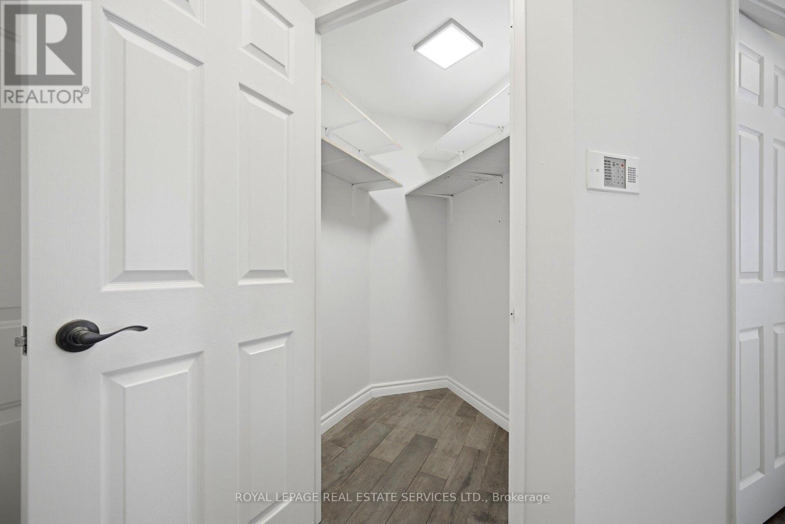 #PH05 250 WEBB DRIVE - 5