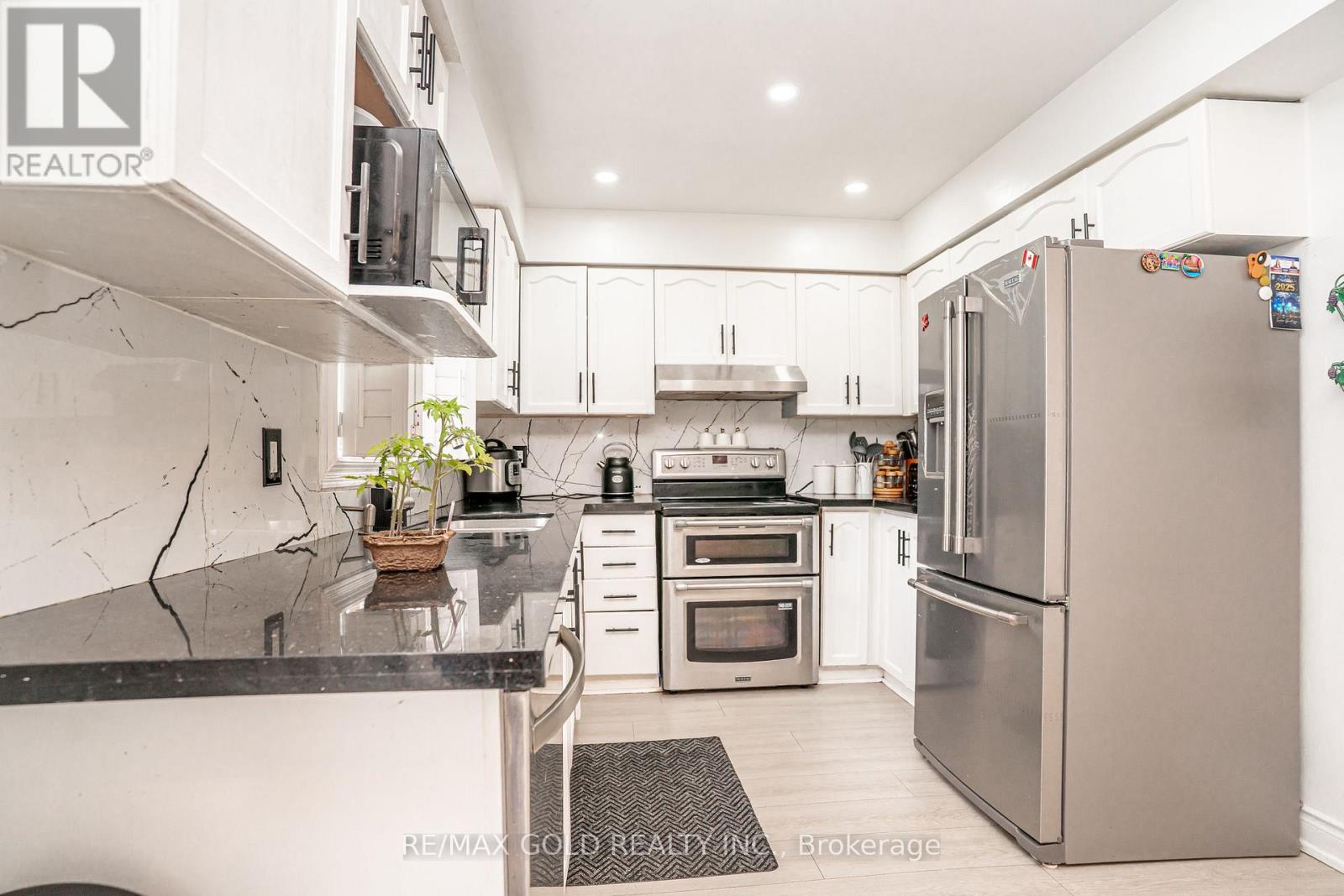 31 COLLEYVILLE STREET - 11