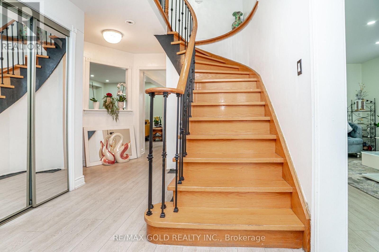 31 COLLEYVILLE STREET - 16