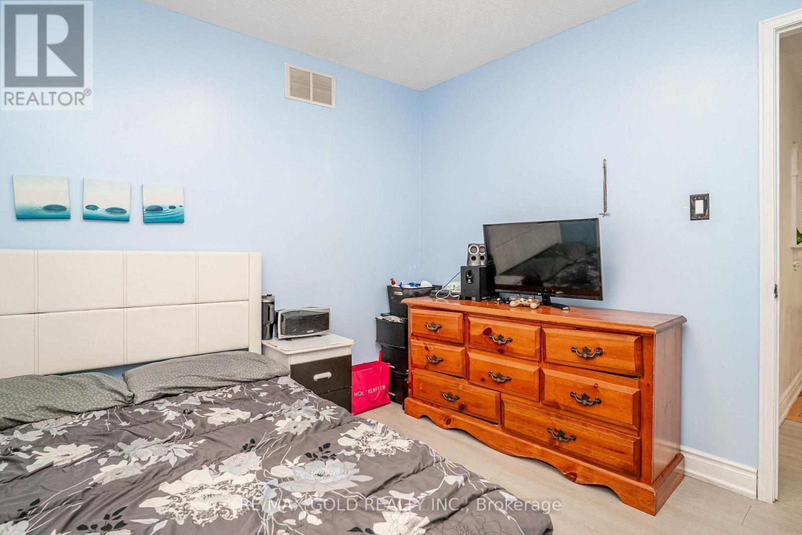 31 COLLEYVILLE STREET - 23