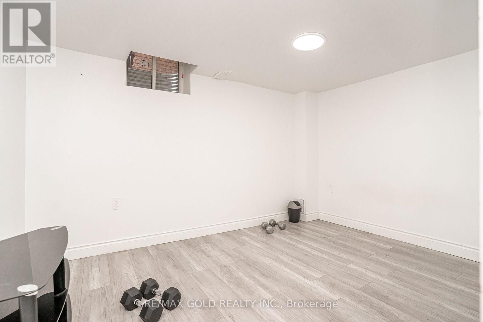 31 COLLEYVILLE STREET - 35