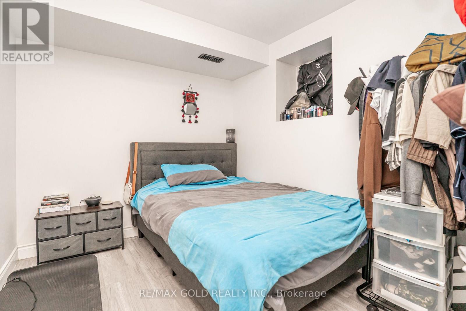 31 COLLEYVILLE STREET - 38