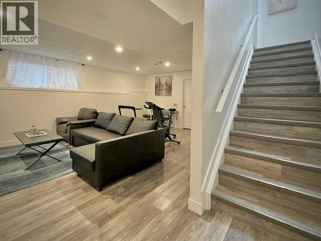 8408 101 Avenue — photo 28