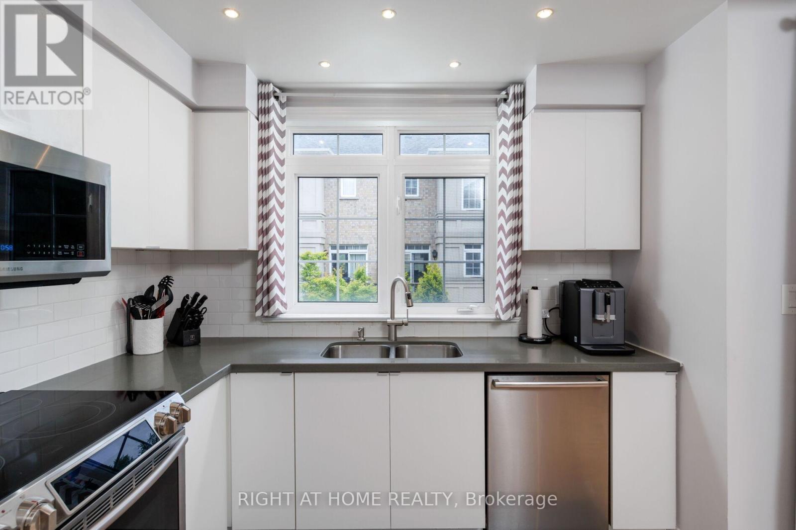 27 RAMAGE LANE - 21
