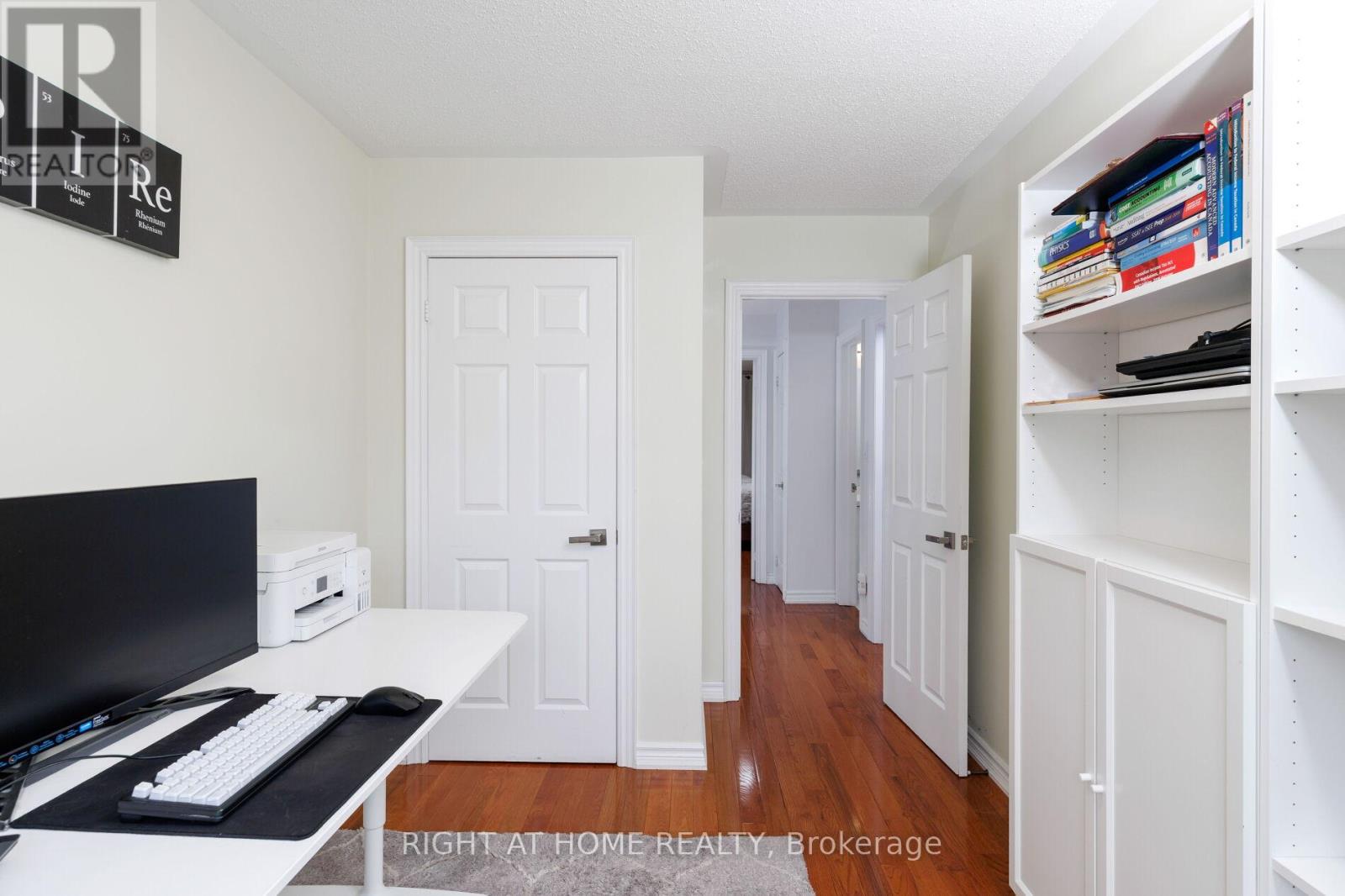 27 RAMAGE LANE - 32