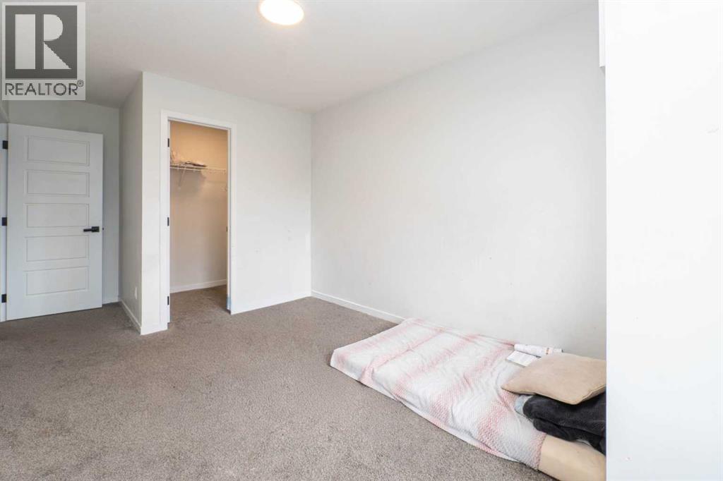915 Corner Meadows Way NE - 15