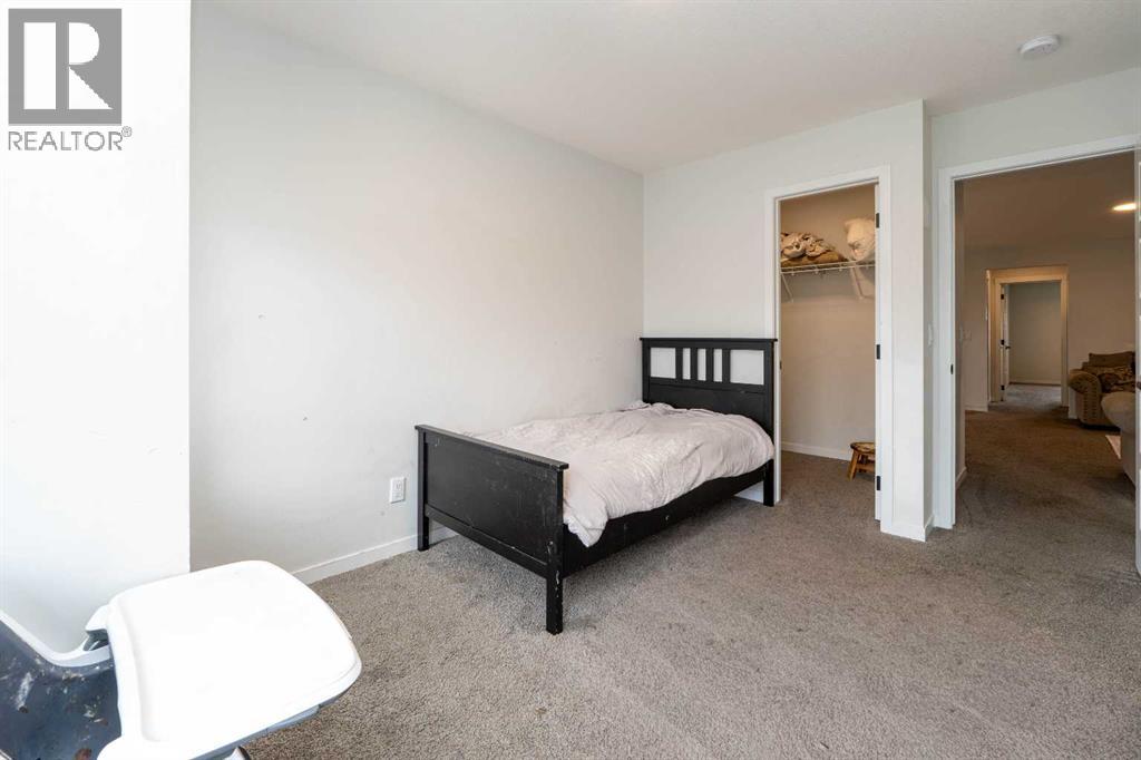 915 Corner Meadows Way NE - 18