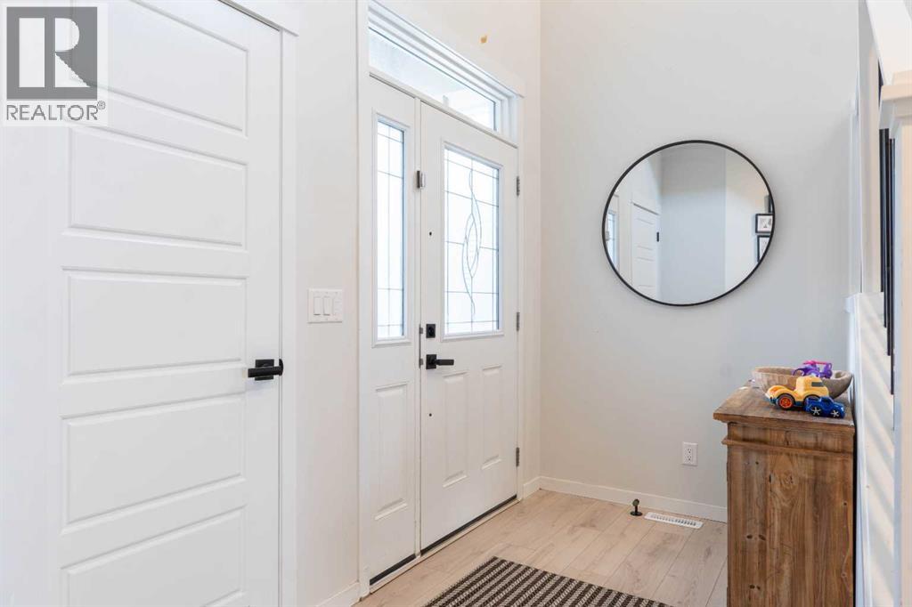 915 Corner Meadows Way NE - 2