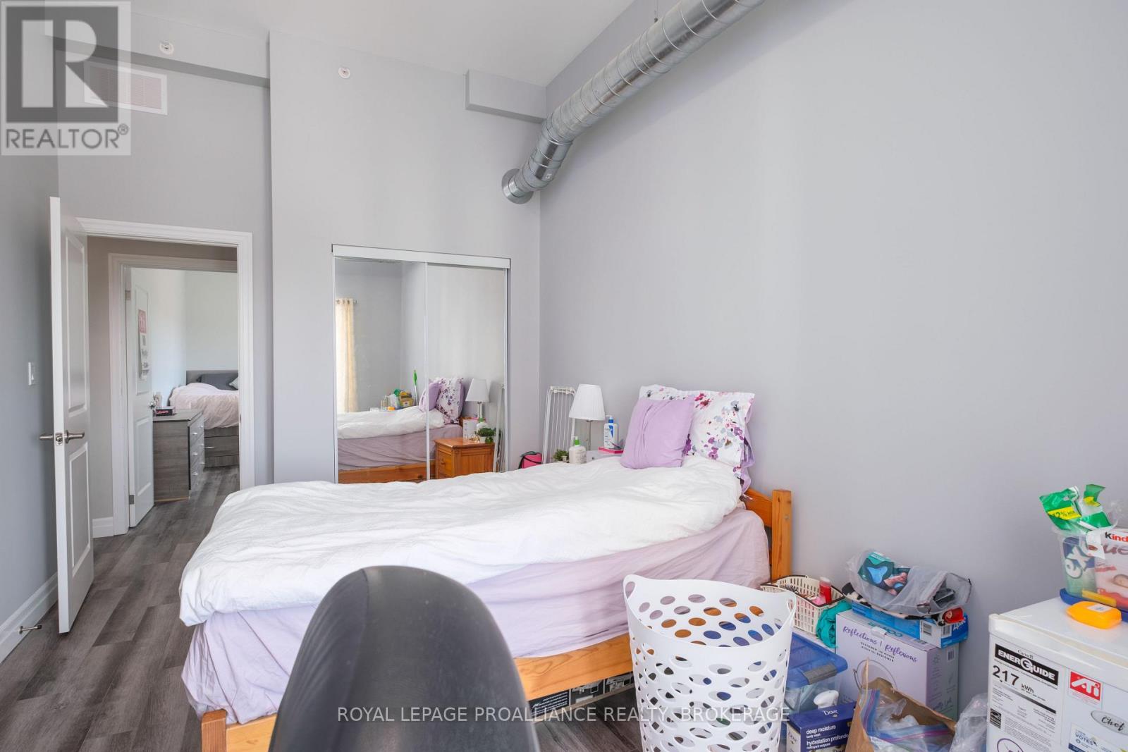 #502 501 FRONTENAC STREET - 17
