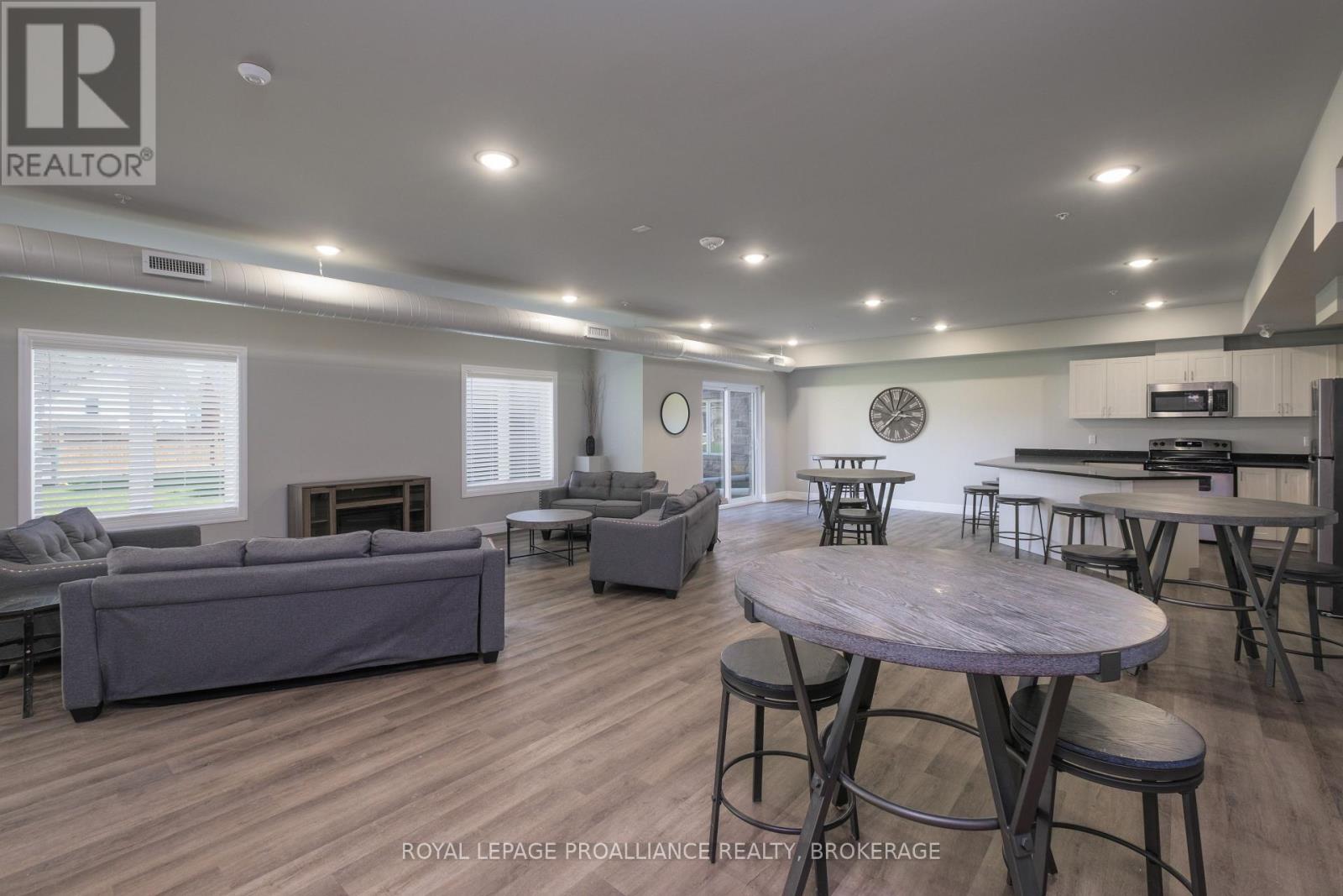 #502 501 FRONTENAC STREET - 23