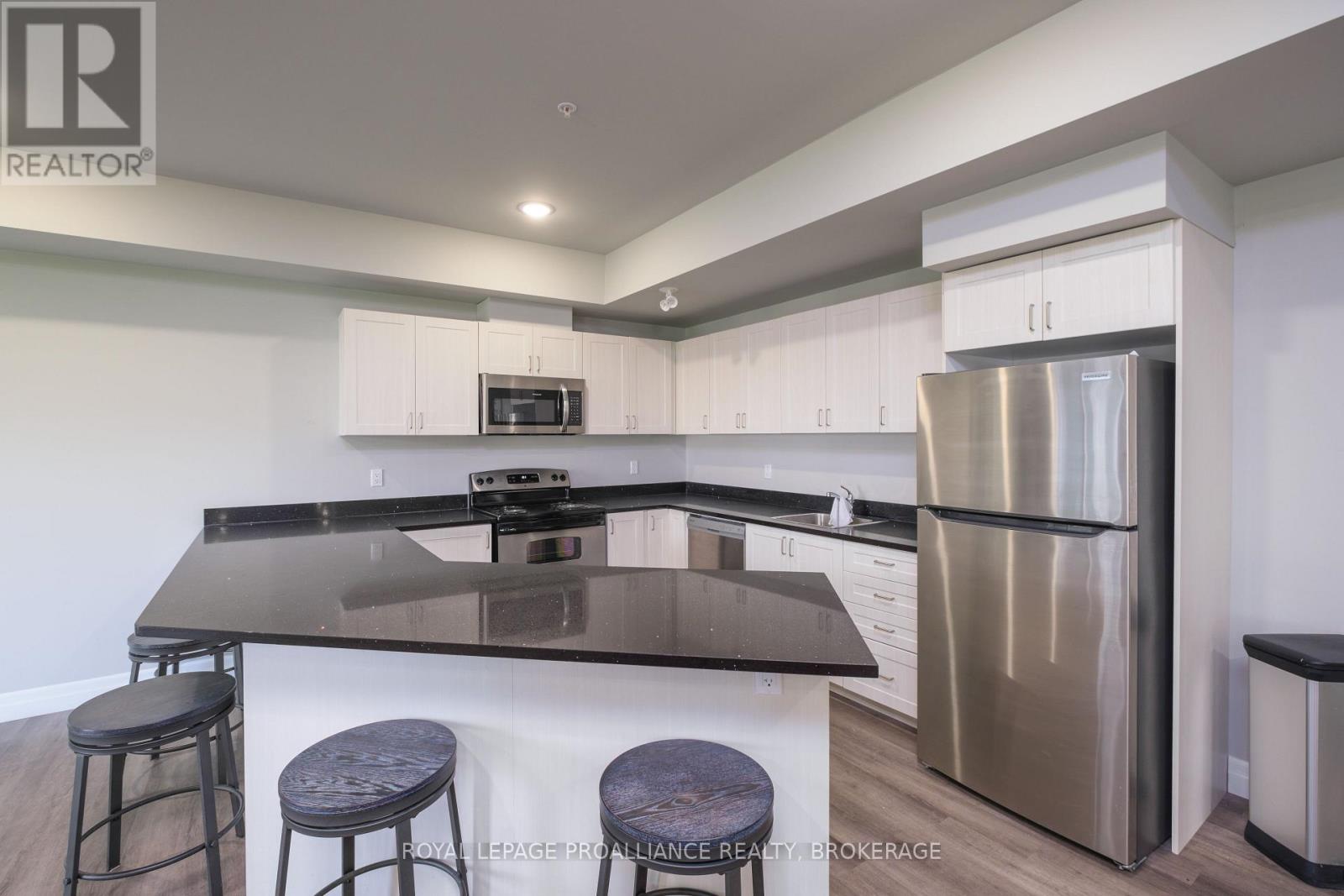 #502 501 FRONTENAC STREET - 25