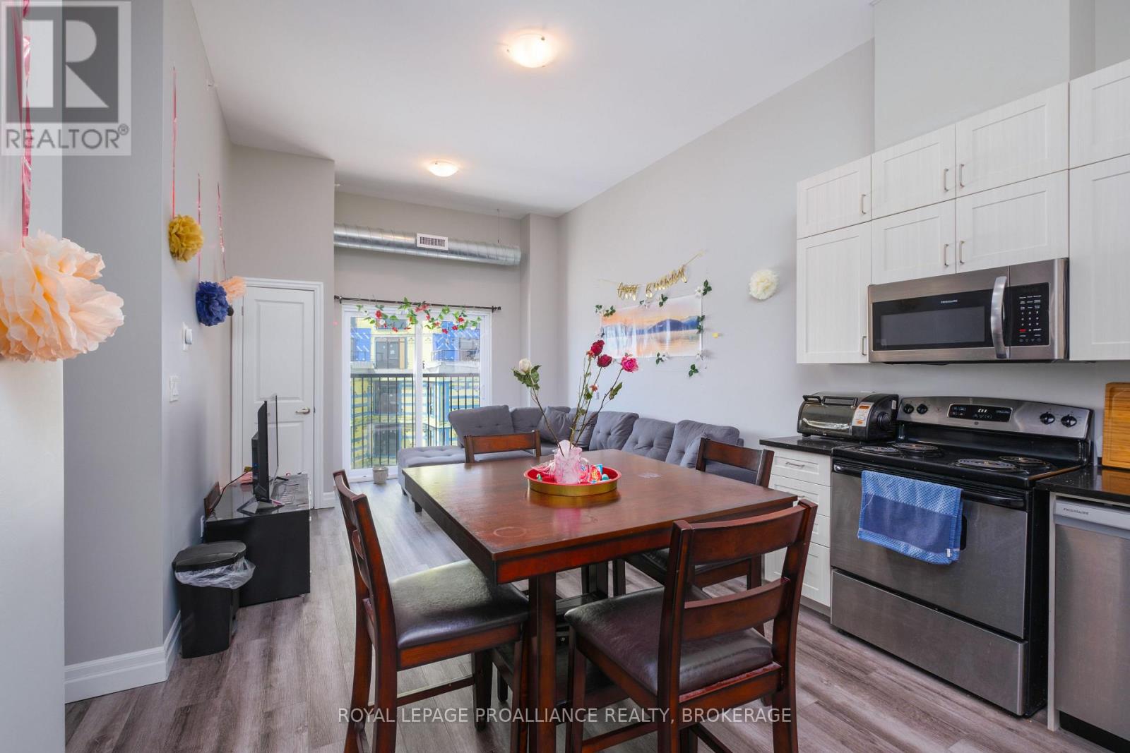 #502 501 FRONTENAC STREET - 5