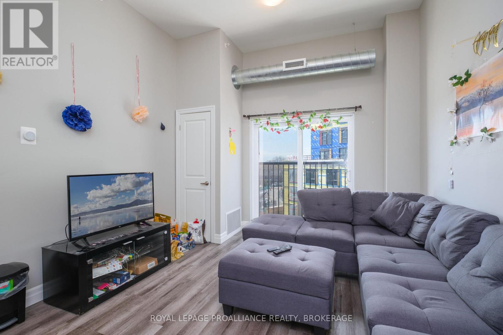 #502 501 FRONTENAC STREET - 7
