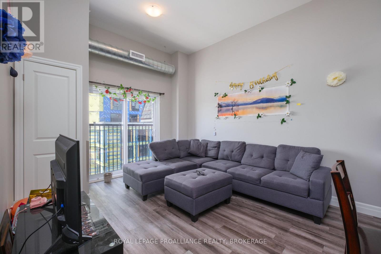 #502 501 FRONTENAC STREET - 8