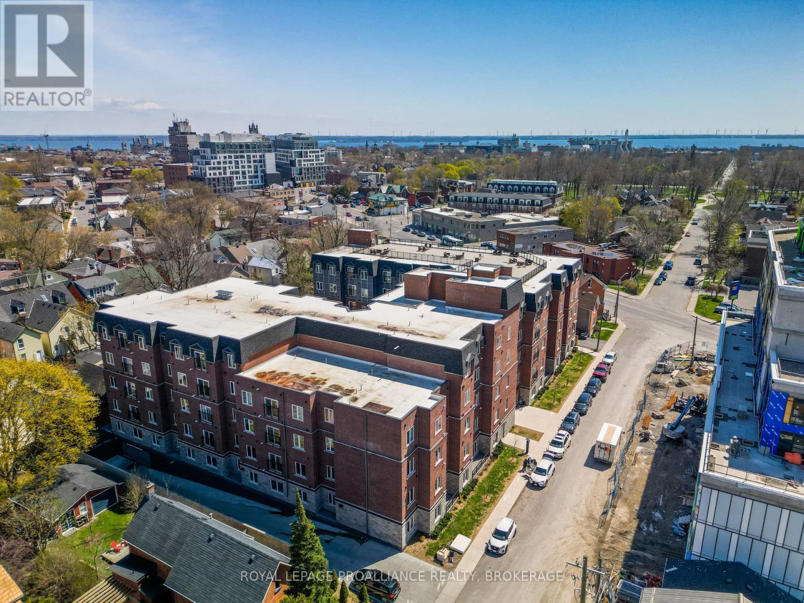 #402 501 FRONTENAC STREET - 2