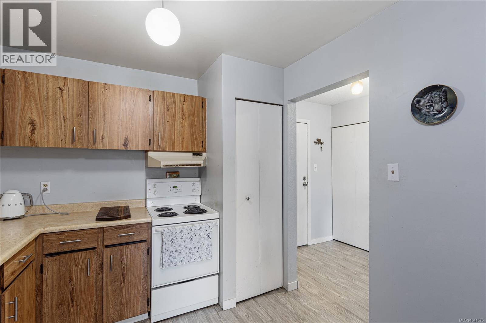 #201 345 Morison Ave - 10