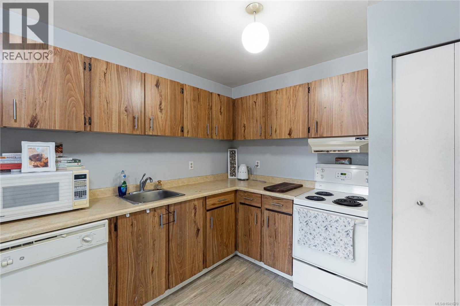 #201 345 Morison Ave - 3