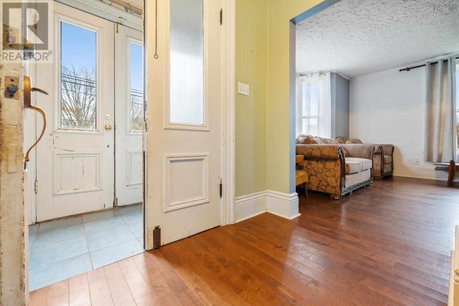 230 Victoria Street E - 12