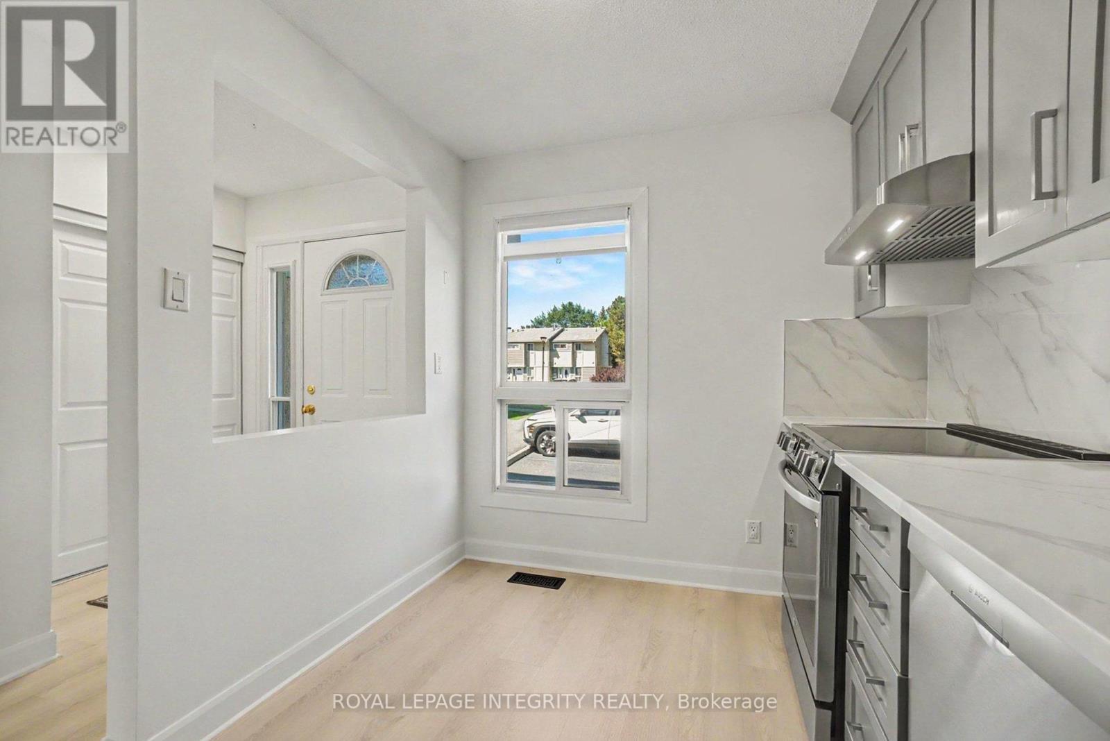 #2 1507 BALLARD COURT - 16