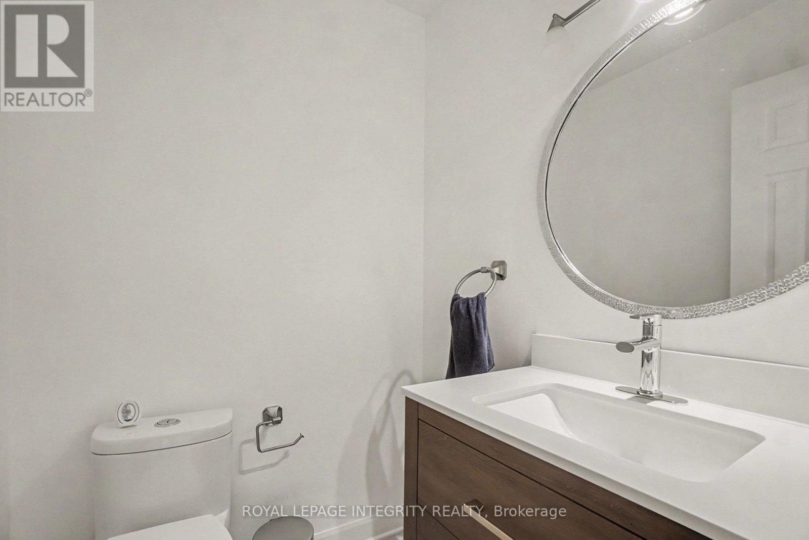 #2 1507 BALLARD COURT - 17