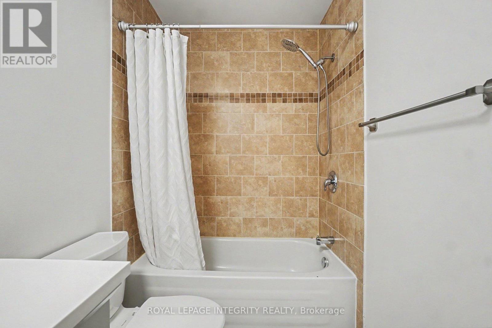 #2 1507 BALLARD COURT - 21